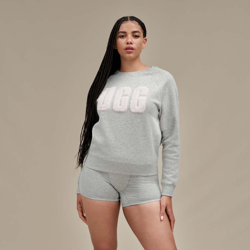 UGG® 公式【 マドリン ファジー ロゴ クルーネック|Madeline